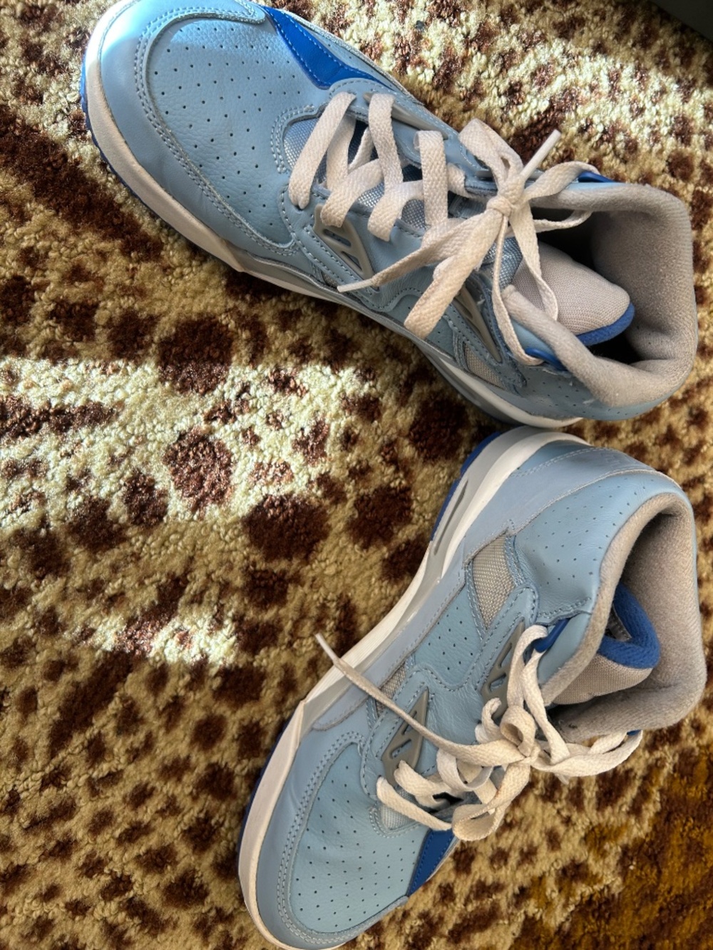Used sneakers - Picture 2 of 4